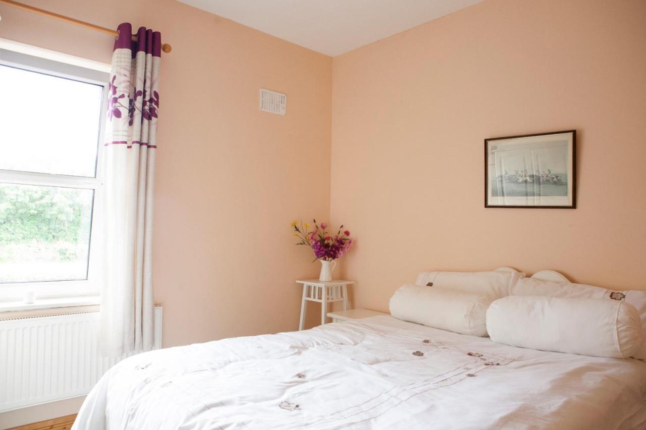 Вилла Inviting 4-Bed House In Strokestown Экстерьер фото